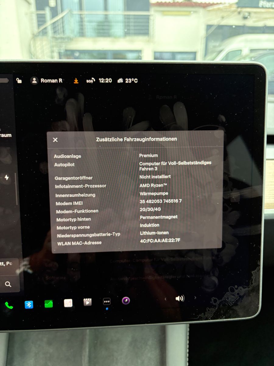 Tesla Model Y Long Range Dual AWD 8 fach Alu