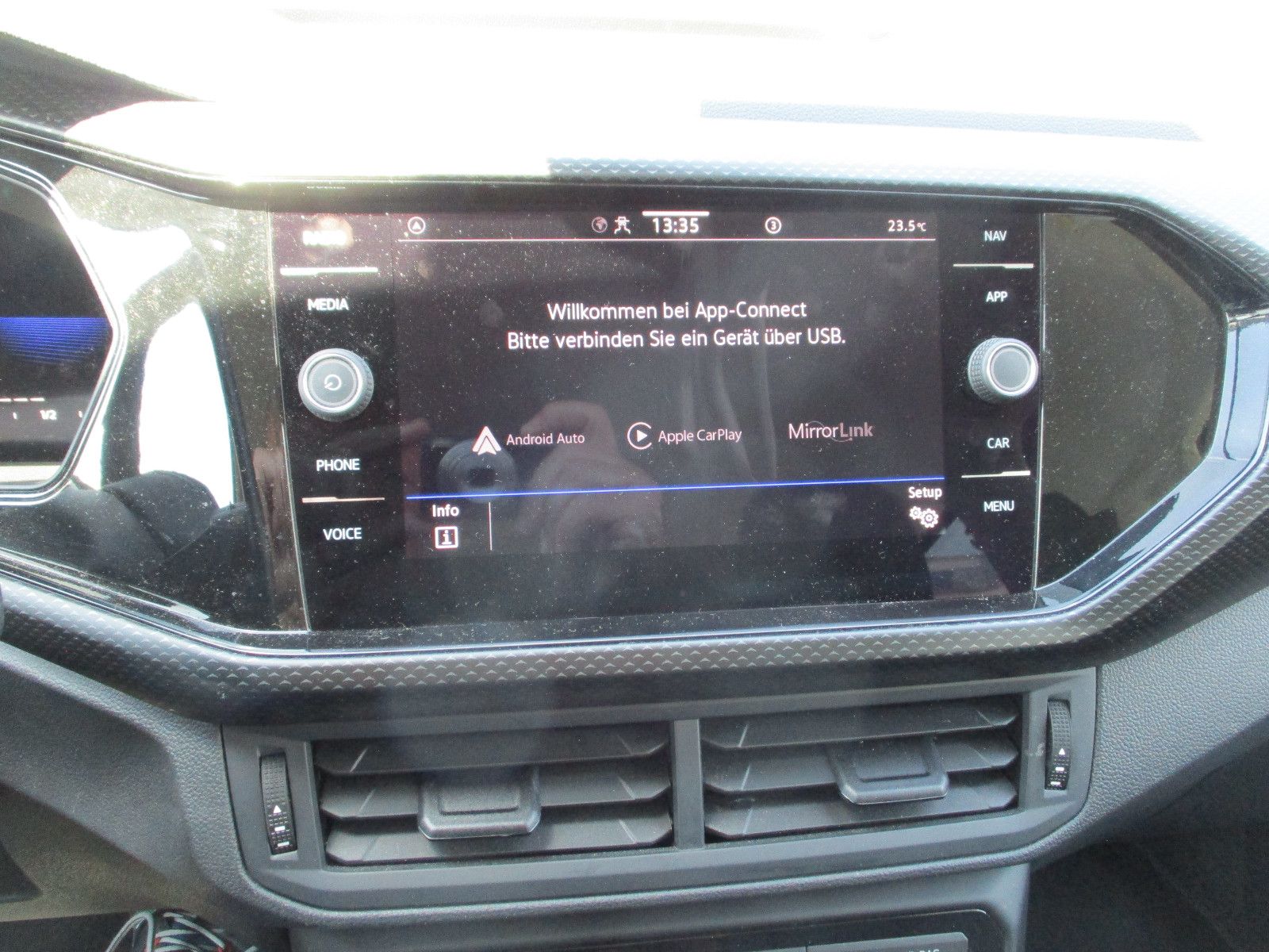 Volkswagen T-Cross Life DSG - Samsaru's Car Outlet