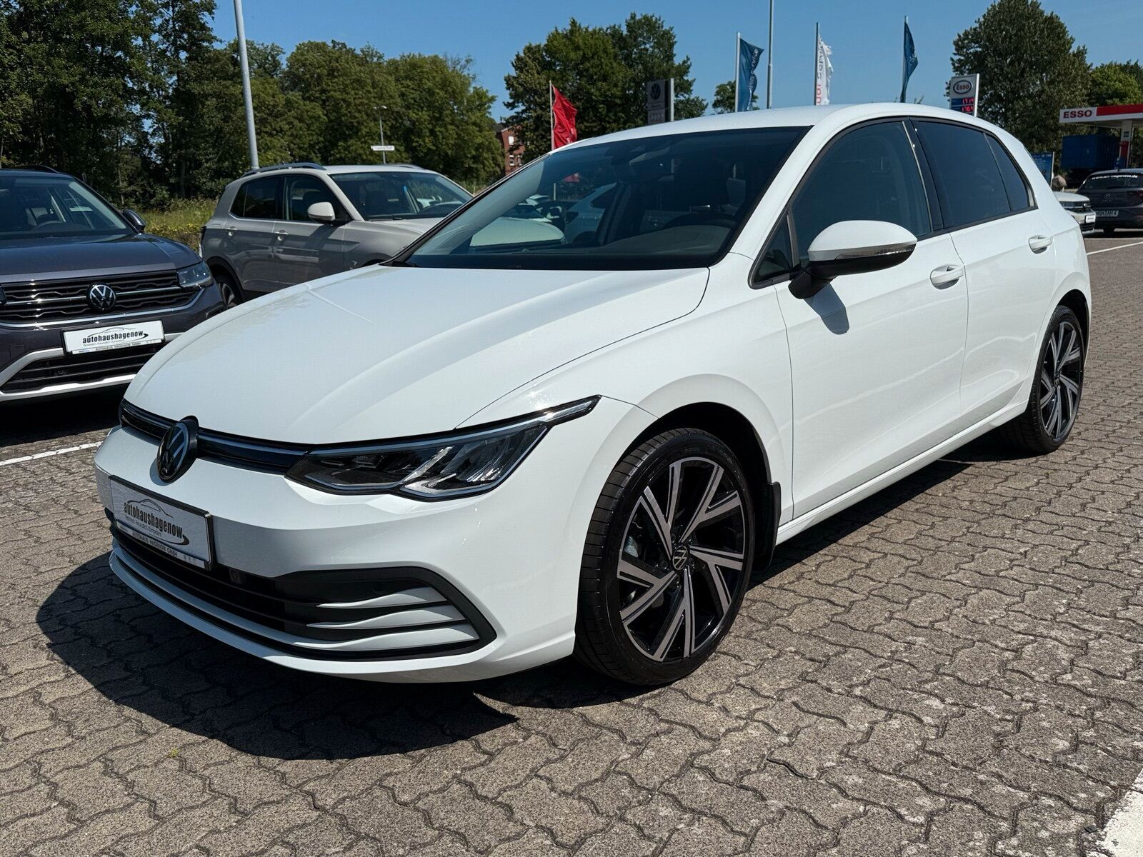 Volkswagen 1.5 eTSI Life - Samsaru's Car Outlet