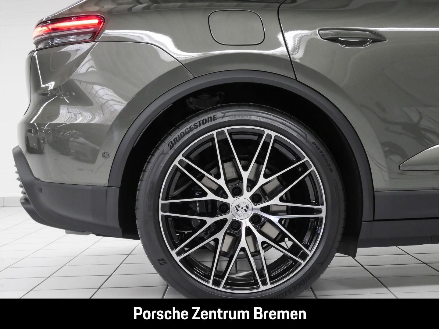 Porsche Macan 4S Sportpaket - Samsaru's Car Outlet