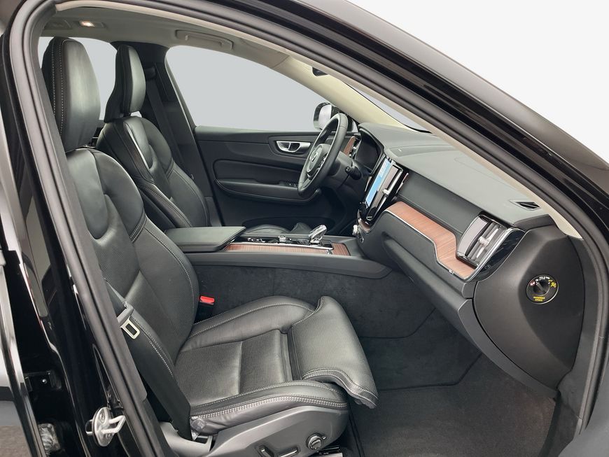 Volvo XC60 B5 B AWD Ultimate Dark