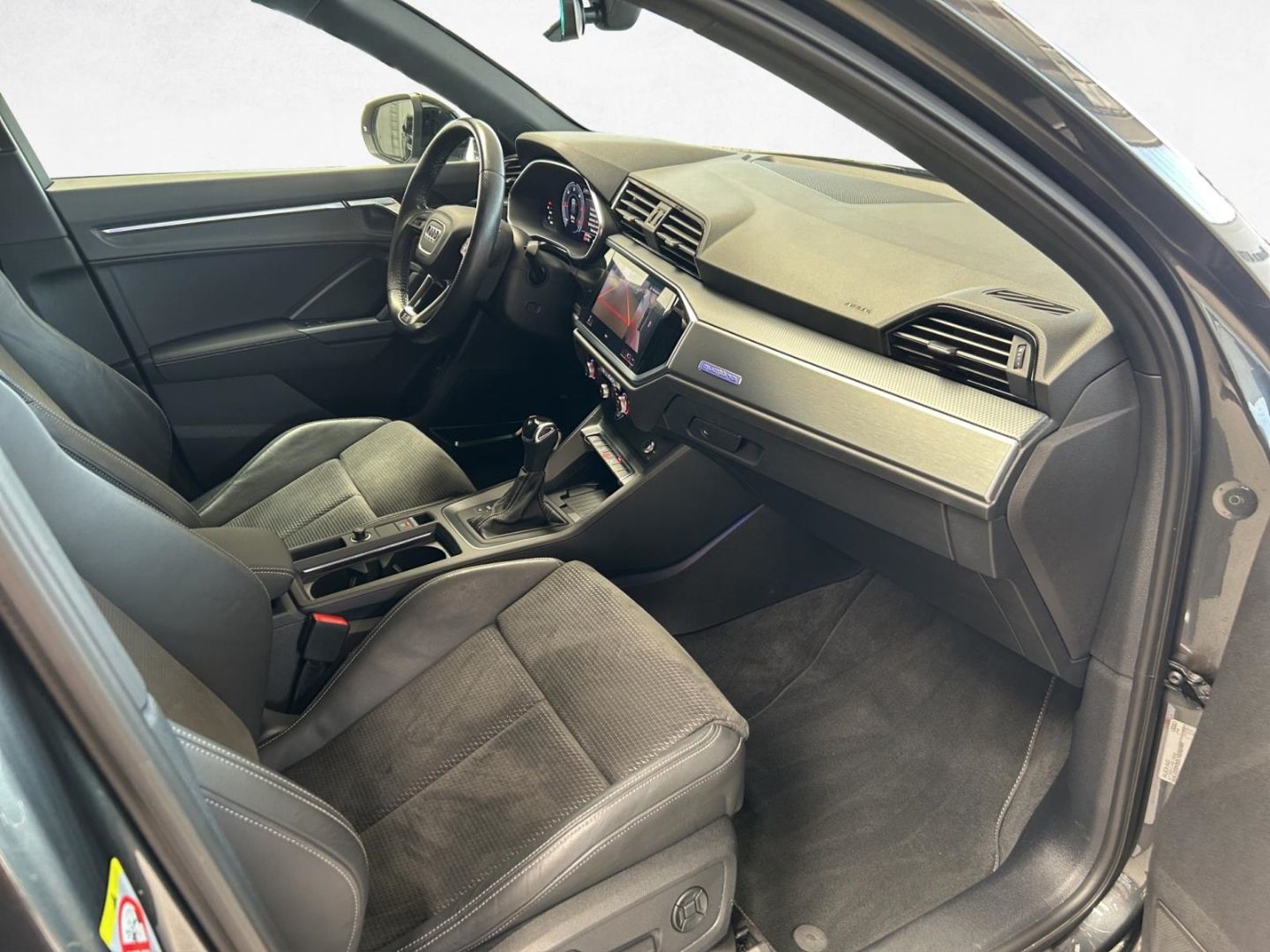 Audi Q3 40 TDI S-tronic S-line - Samsaru's Car Outlet