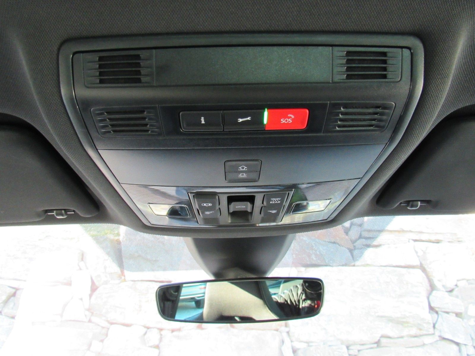 Skoda Karoq Sportline 1.5 TSI AHK 360° TRAVEL PANO