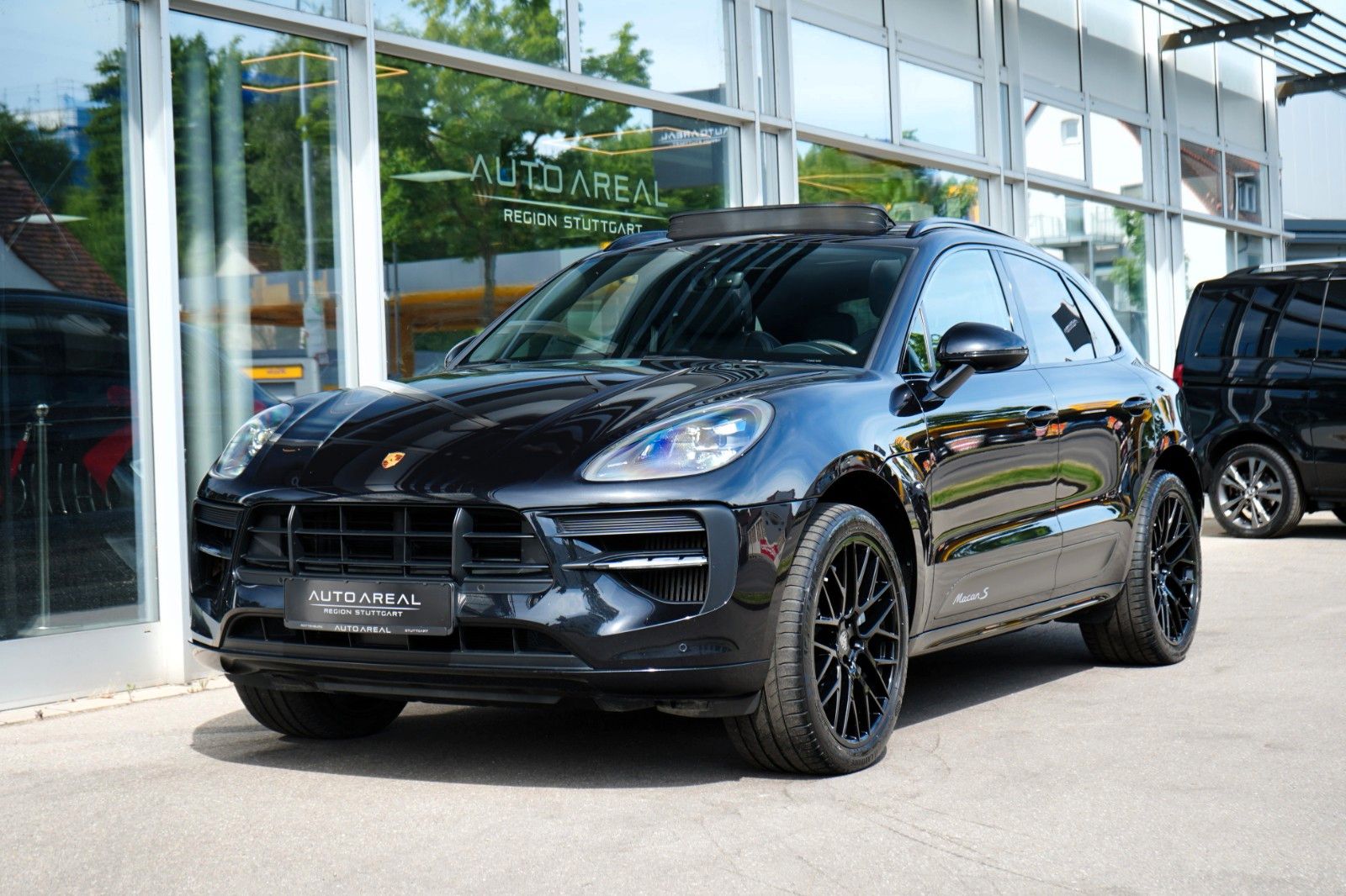 Porsche Macan S - Samsaru's Car Outlet