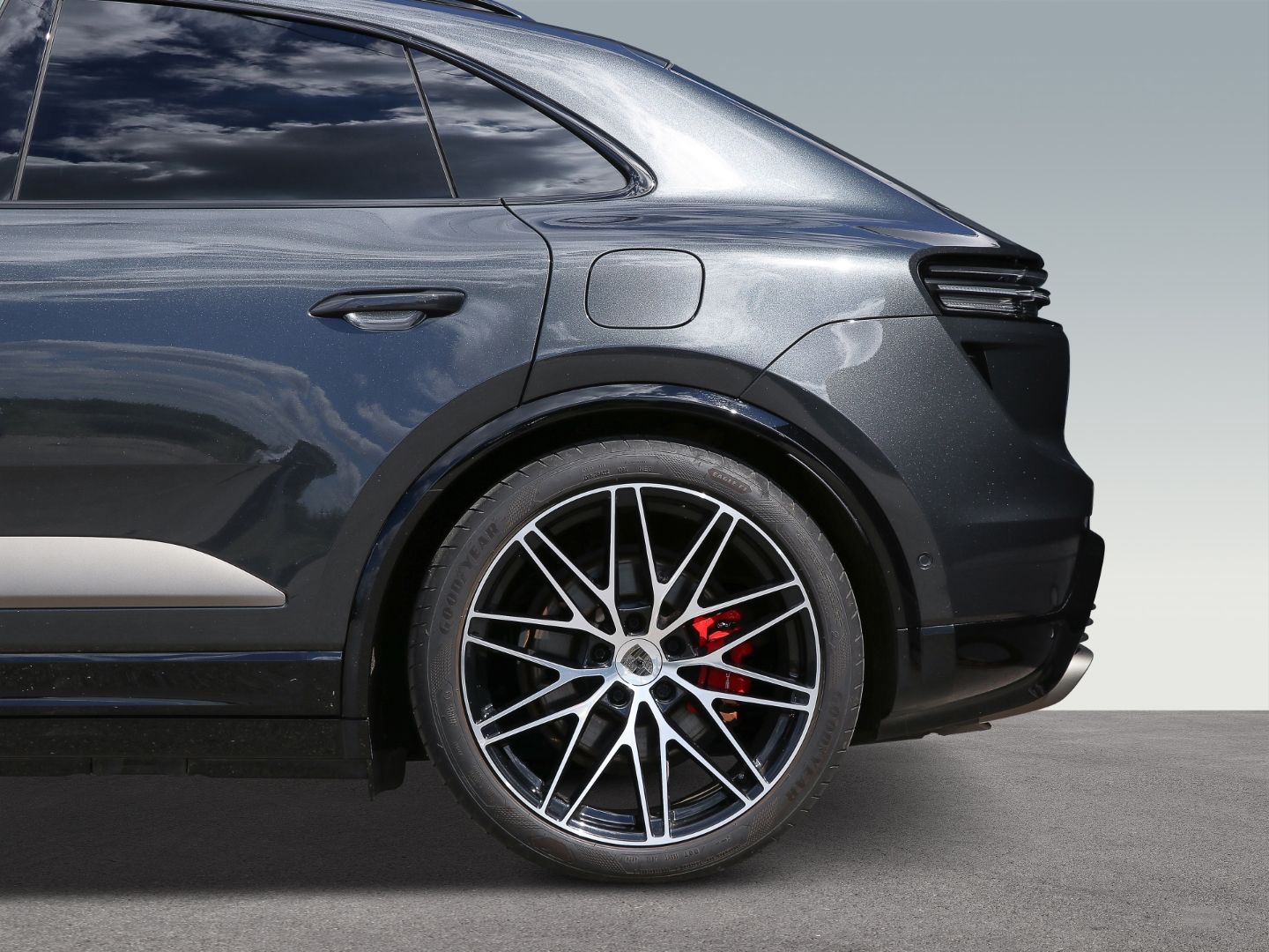 Porsche Macan Turbo Burmester InnoDrive HA-Lenkung