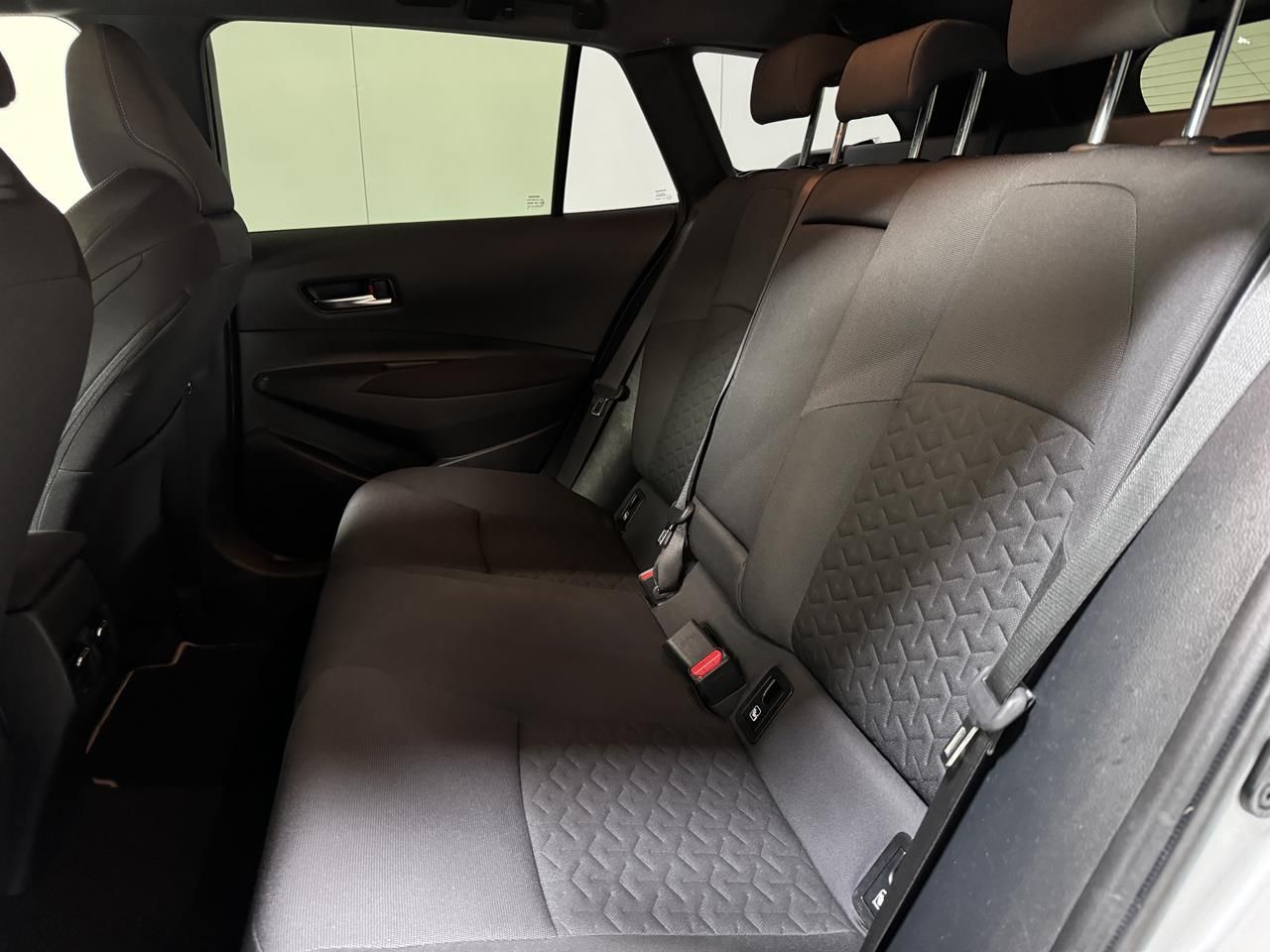 Toyota Corolla 1.8 Hybrid - Samsaru's Car Outlet