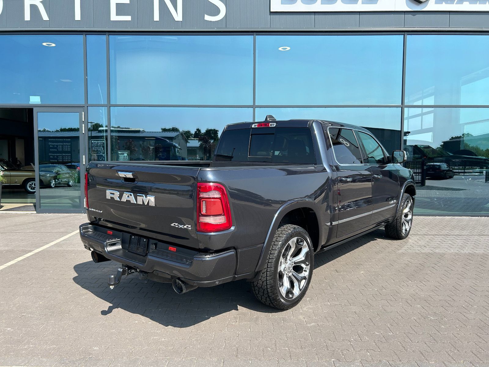 Dodge RAM 1500 Limited *LUFT*LPG*ACC*360*PANO*DE*