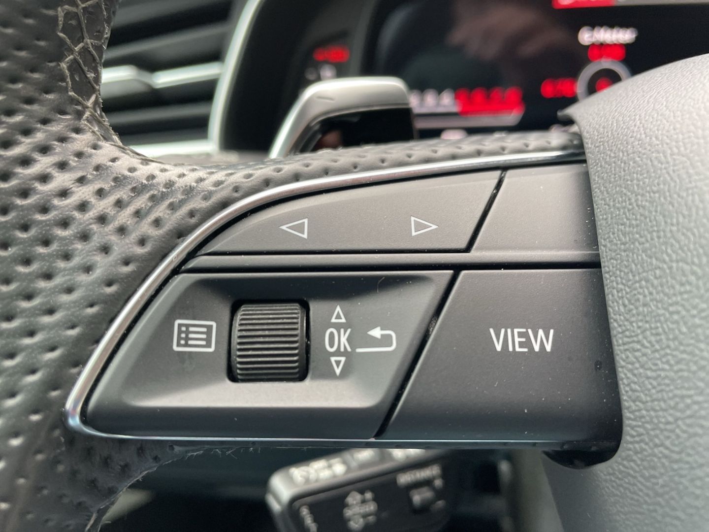 Audi RSQ8 4,0 TFSI qu Matrix AHK Standhzg Pano Memory