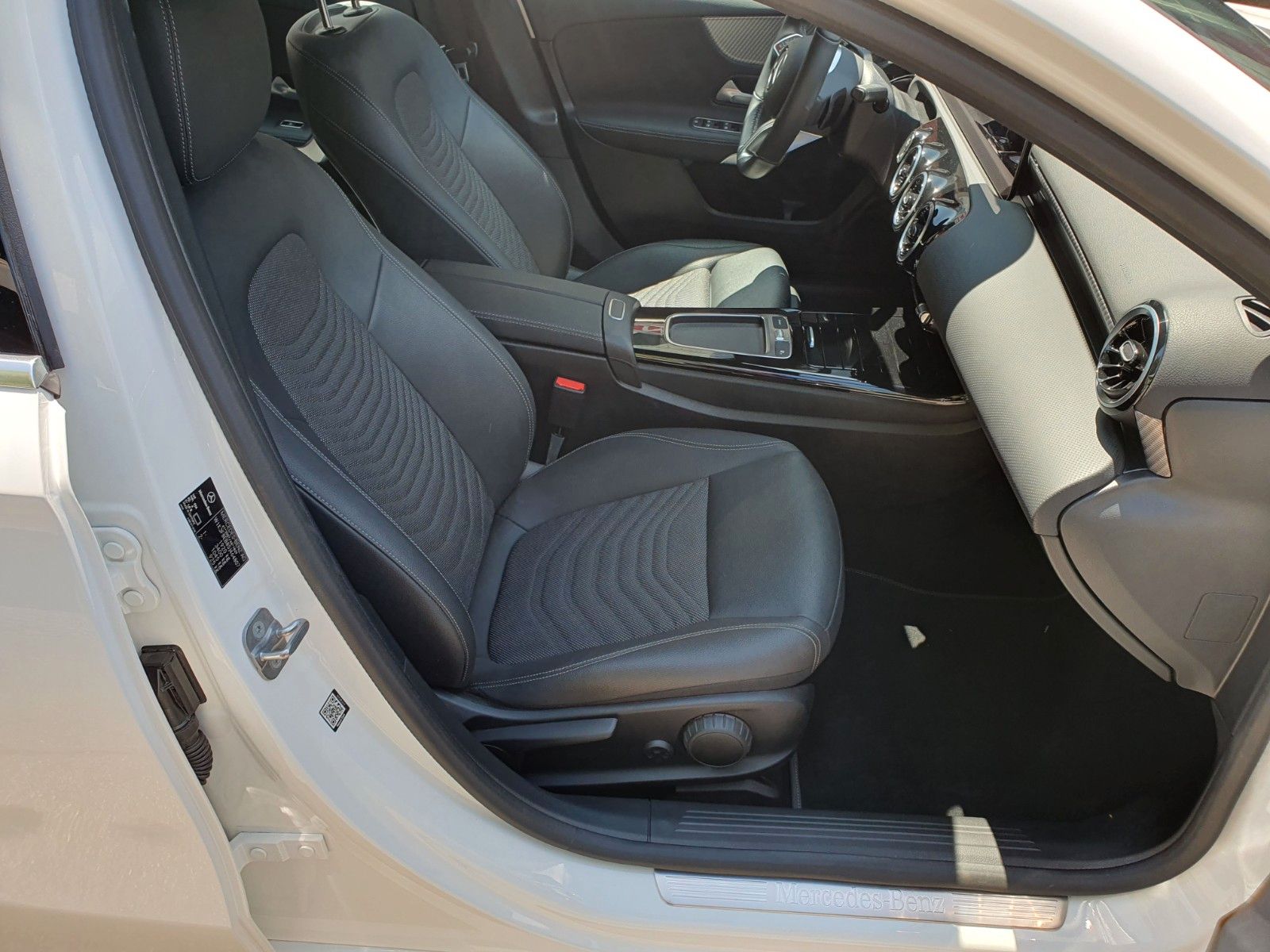Mercedes-Benz A 180 Progressive - Samsaru's Car Outlet