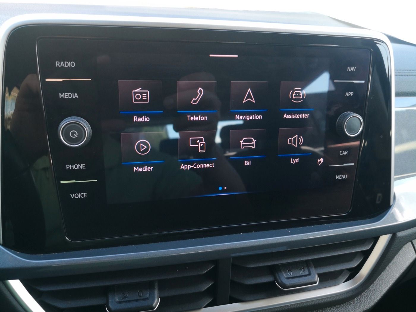Volkswagen T-Roc 1.5 TSI Style DSG - Samsaru's Car Outlet