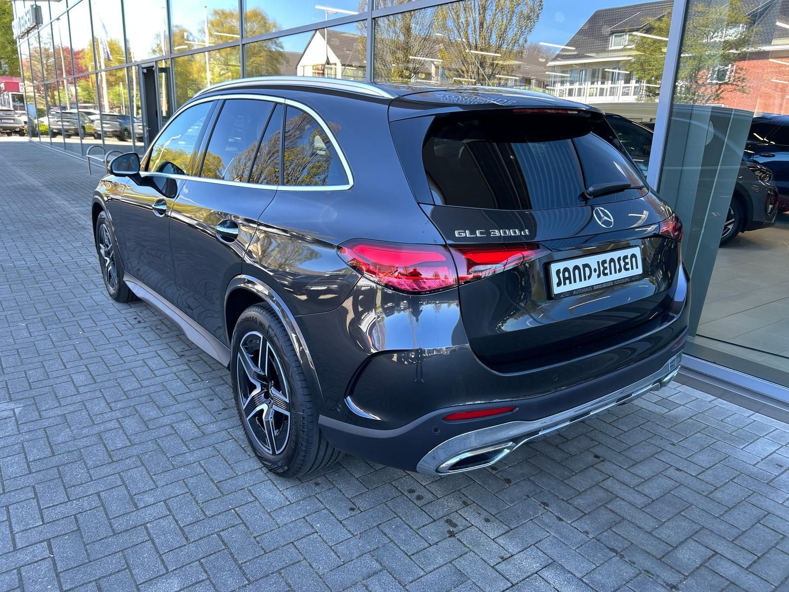 Mercedes-Benz GLC 300 d 4M AMG Line Premium Fahrass+ AHK Distr