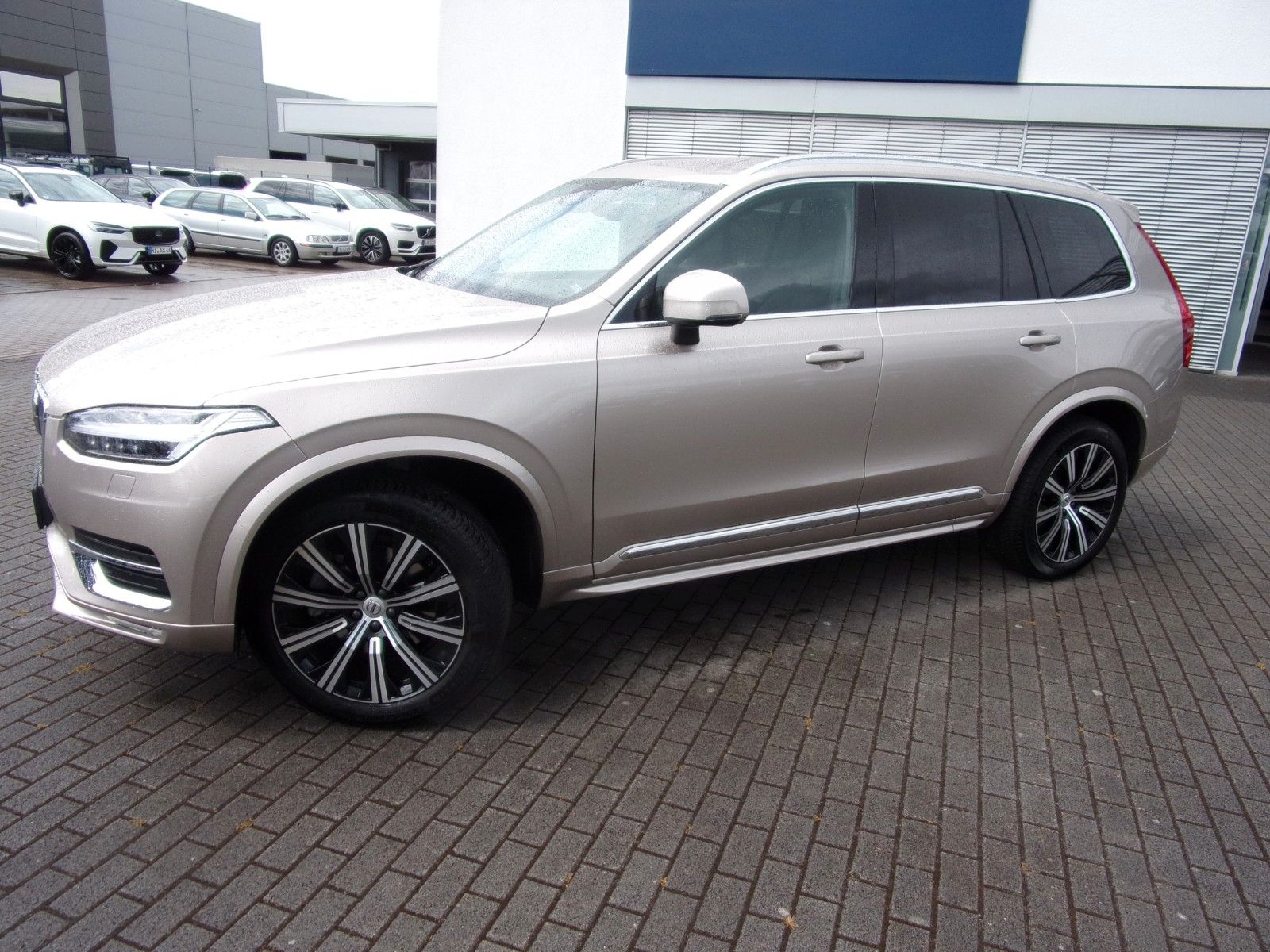Volvo XC 90 B5 Plus Bright AWD - Samsaru's Car Outlet