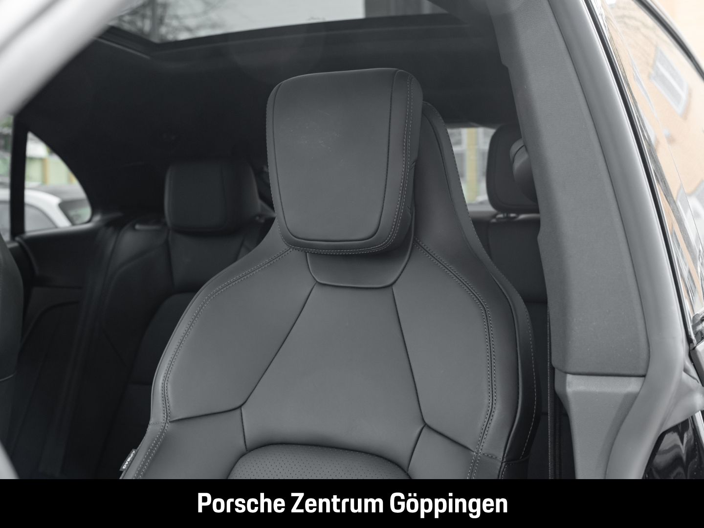 Porsche Macan 4 BOSE InnoDrive LED-Matrix Panoramadach