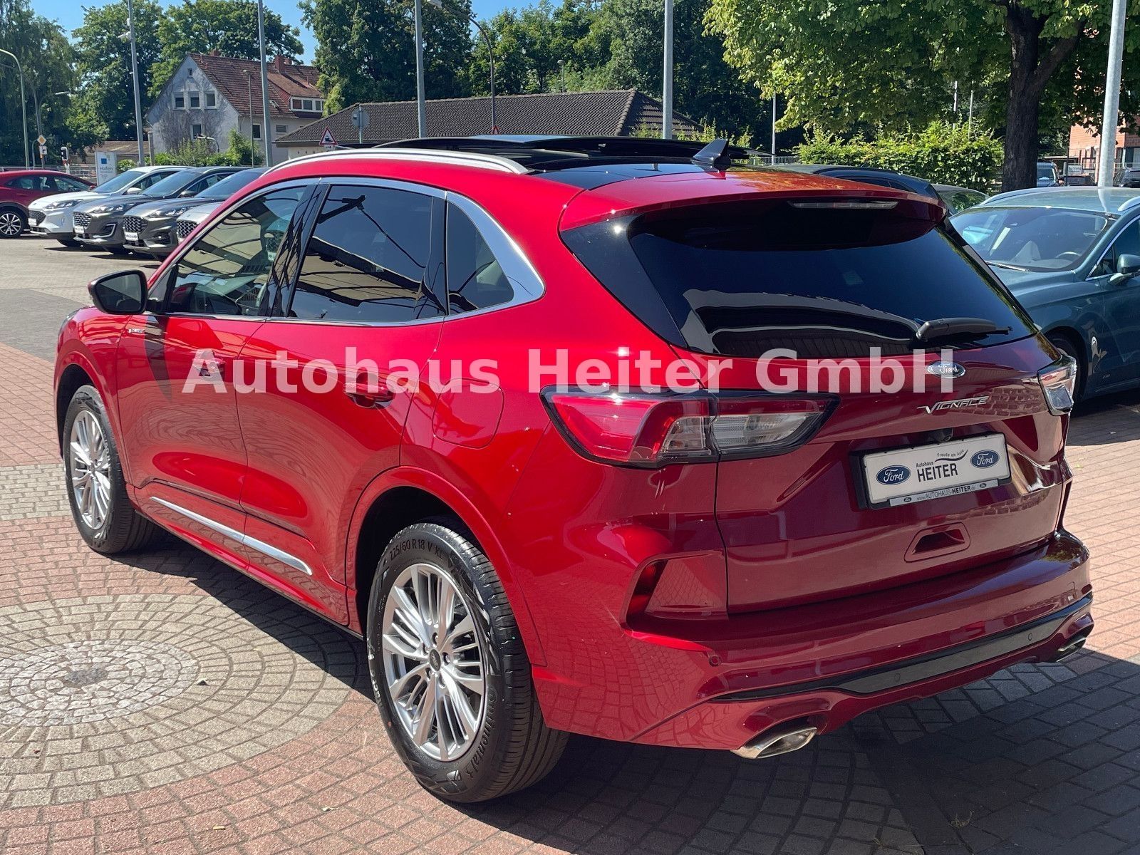 Ford Kuga FHEV Allrad Vignale - Samsaru's Car Outlet
