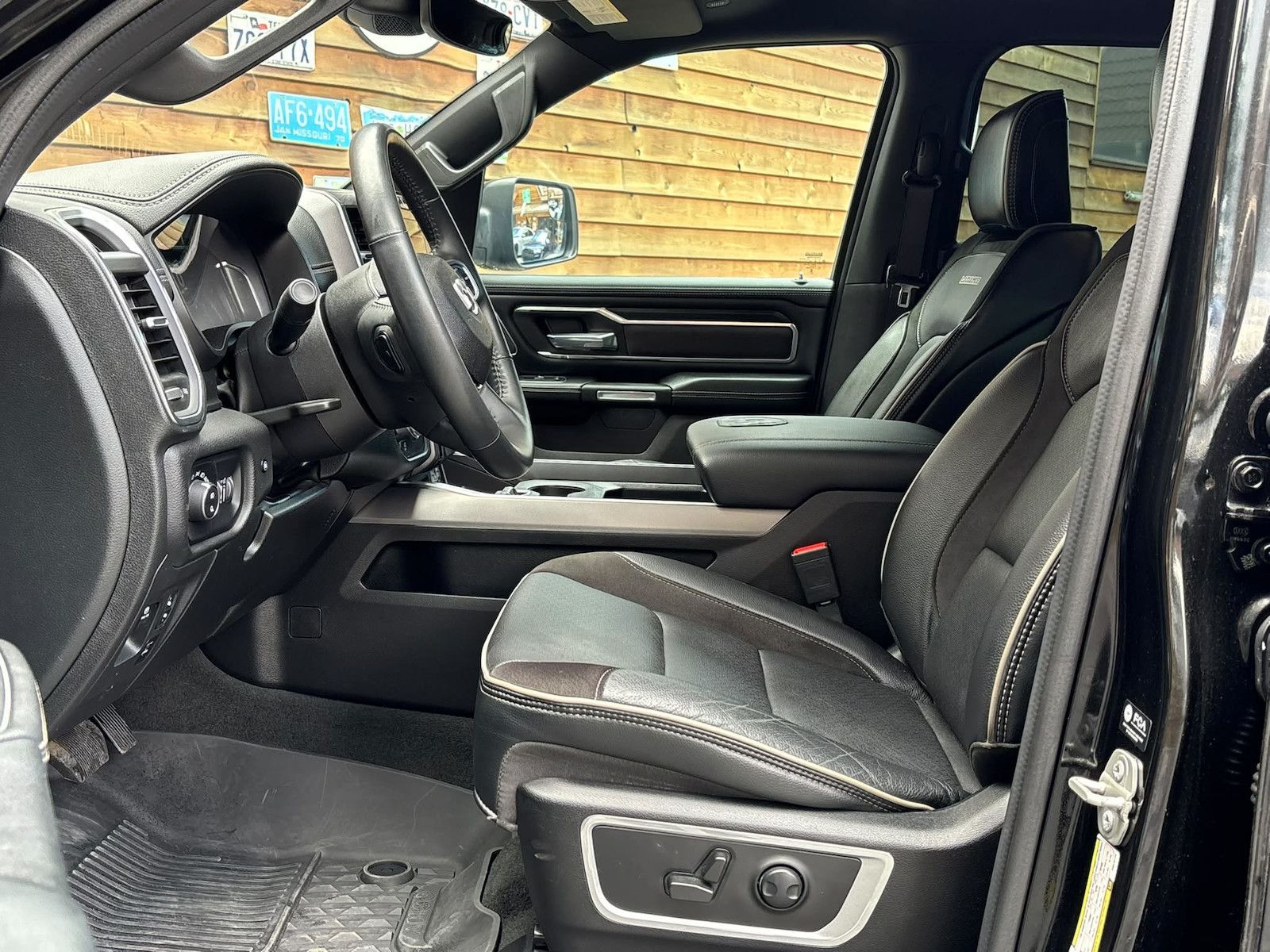 Dodge RAM 1500 Laramie Night Rambox 360° Alpine LPG