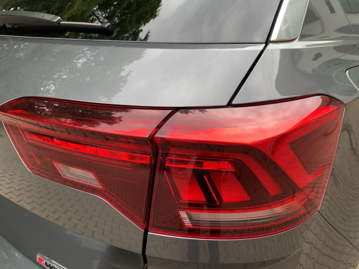 Volkswagen T-Roc 2.0 TSI 4M DSG R-LINE - Samsaru's Car Outlet