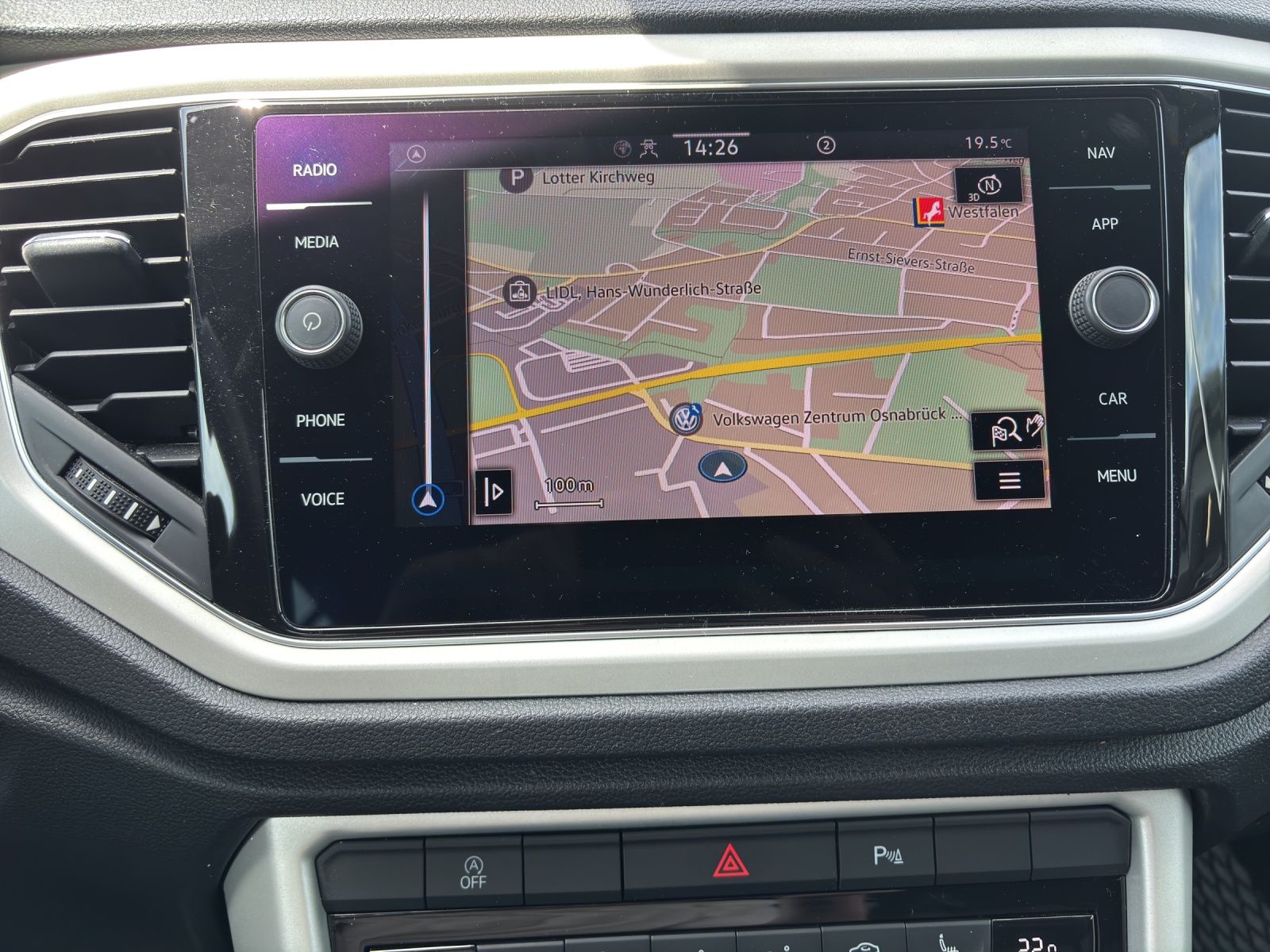 Volkswagen T-Roc 1.0 TSI Style - Samsaru's Car Outlet