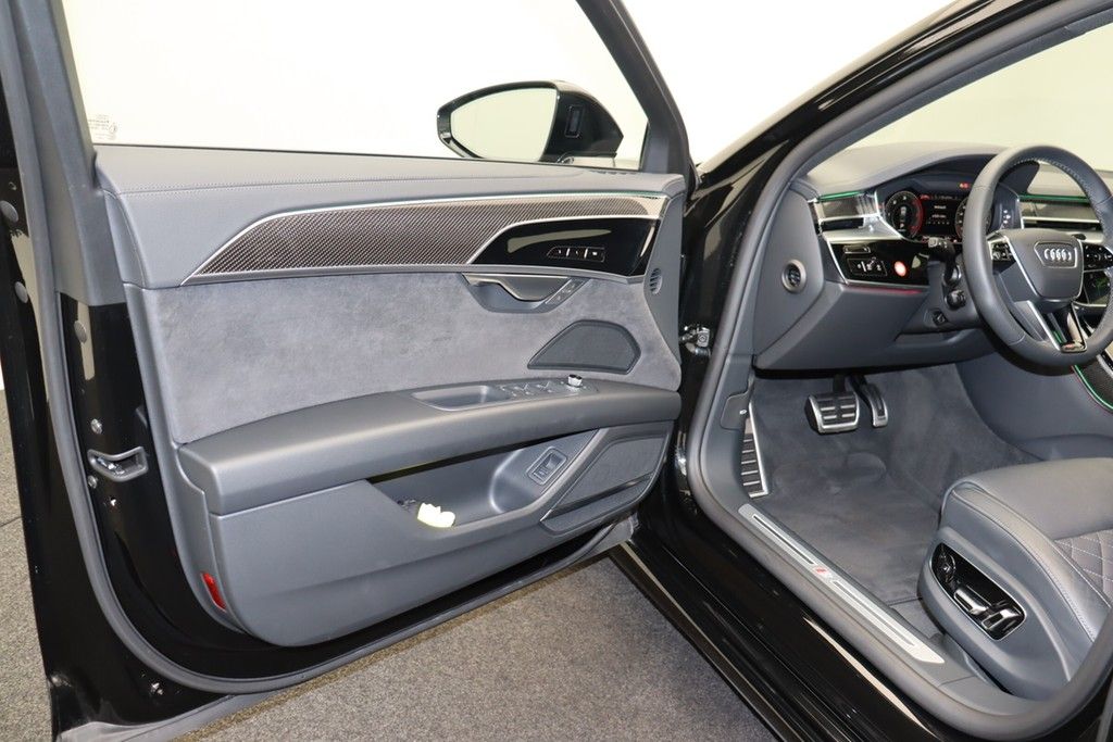 Audi A8 50 TDI quattro S line - Samsaru's Car Outlet