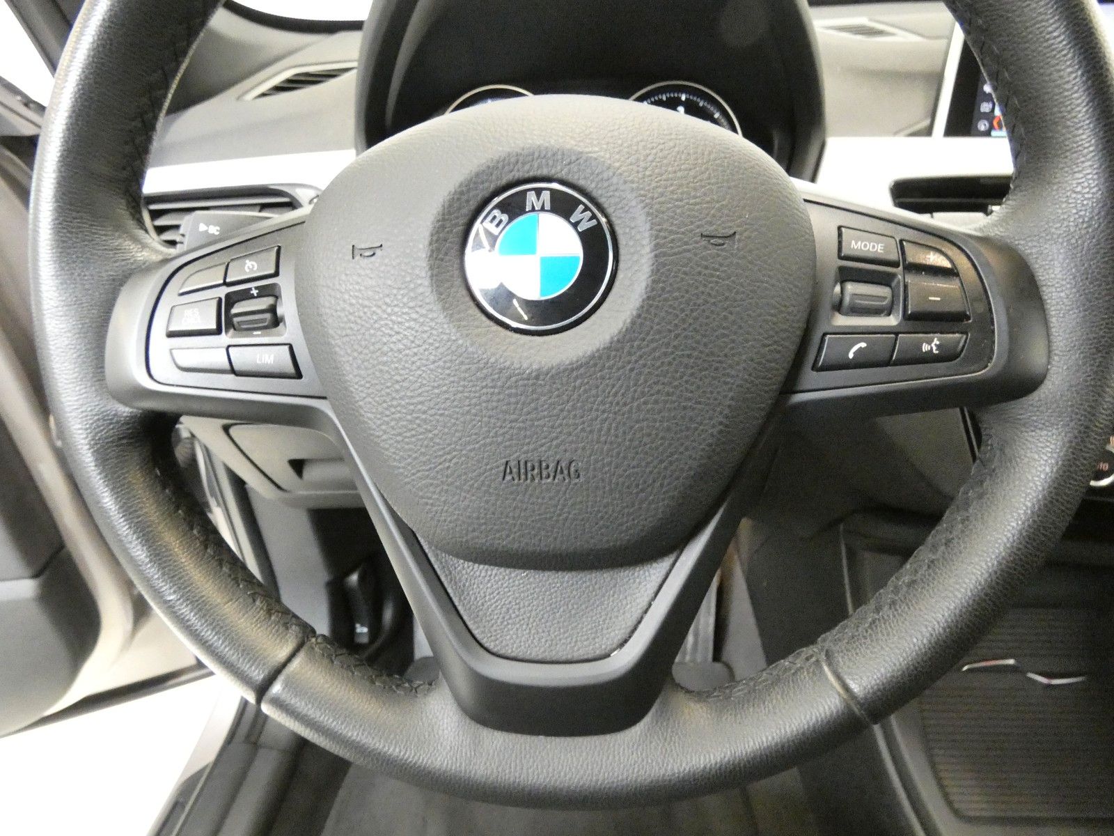 BMW X1 xDrive 25 d Advantage - Samsaru's Car Outlet