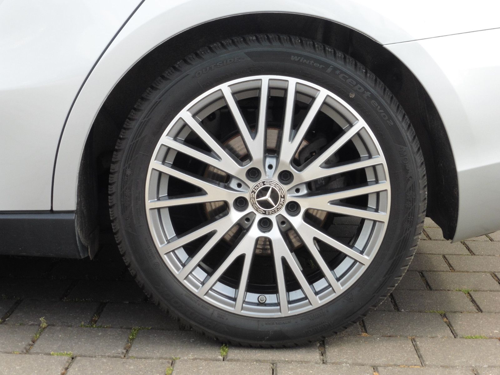 Mercedes-Benz A 180 d Lim DCT - Samsaru's Car Outlet
