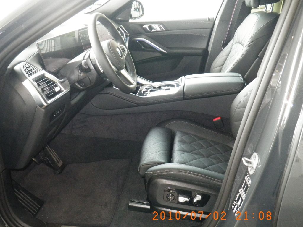 BMW X6 xDrive 40d M Sport Sportpaket HUD AD AHK-klap