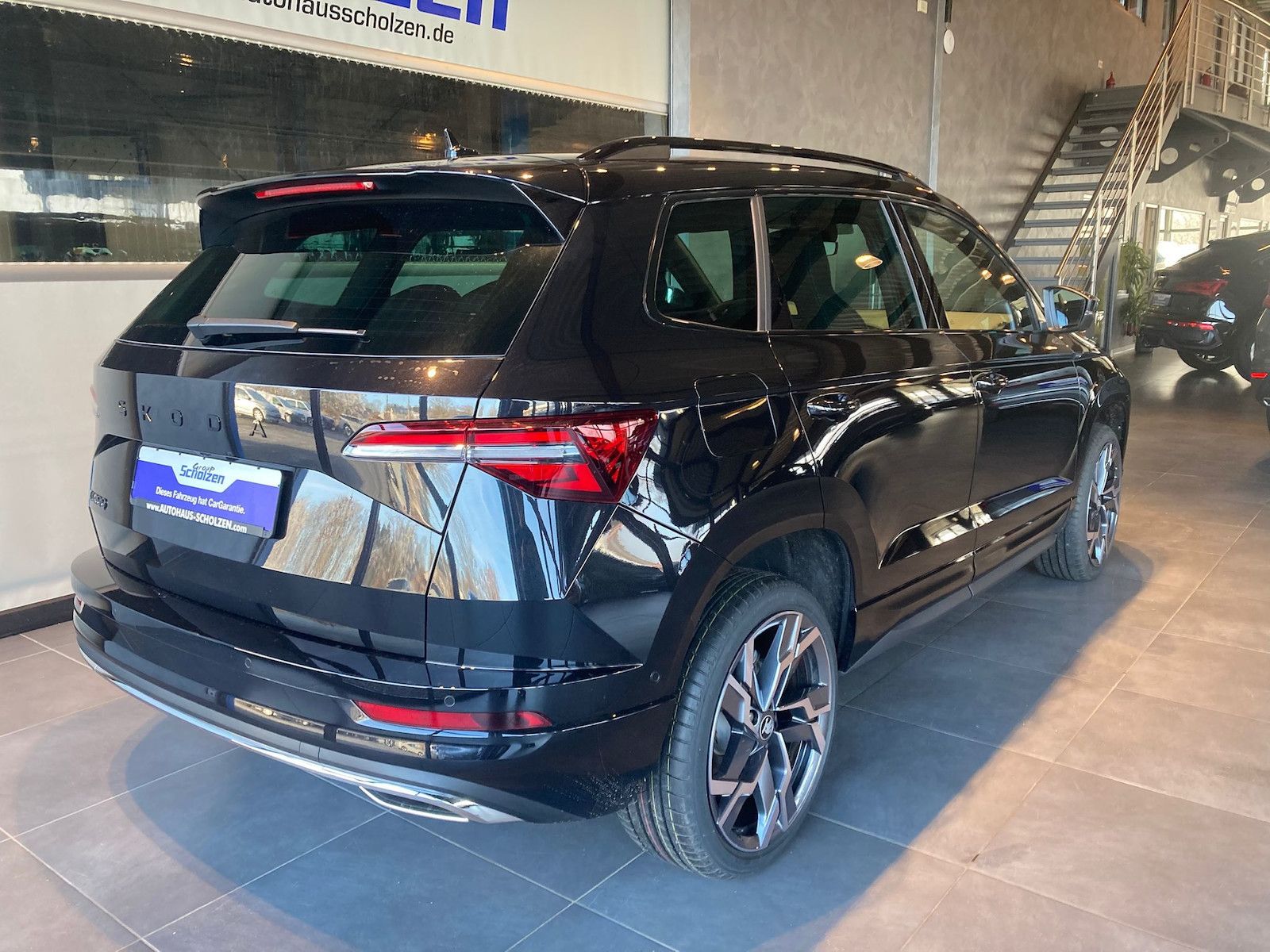 Skoda Karoq Sportline 1,5 TSI DSG*AHK*CANTON*360°*5JG
