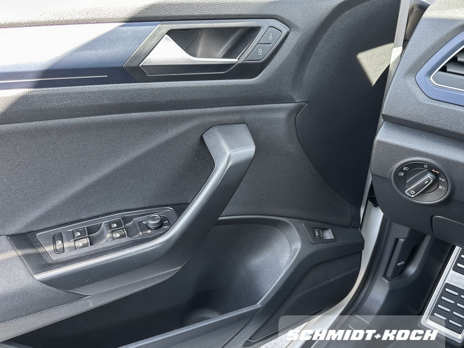 Volkswagen T-Roc 1.5 TSI ACT United DSG - Samsaru's Car Outlet