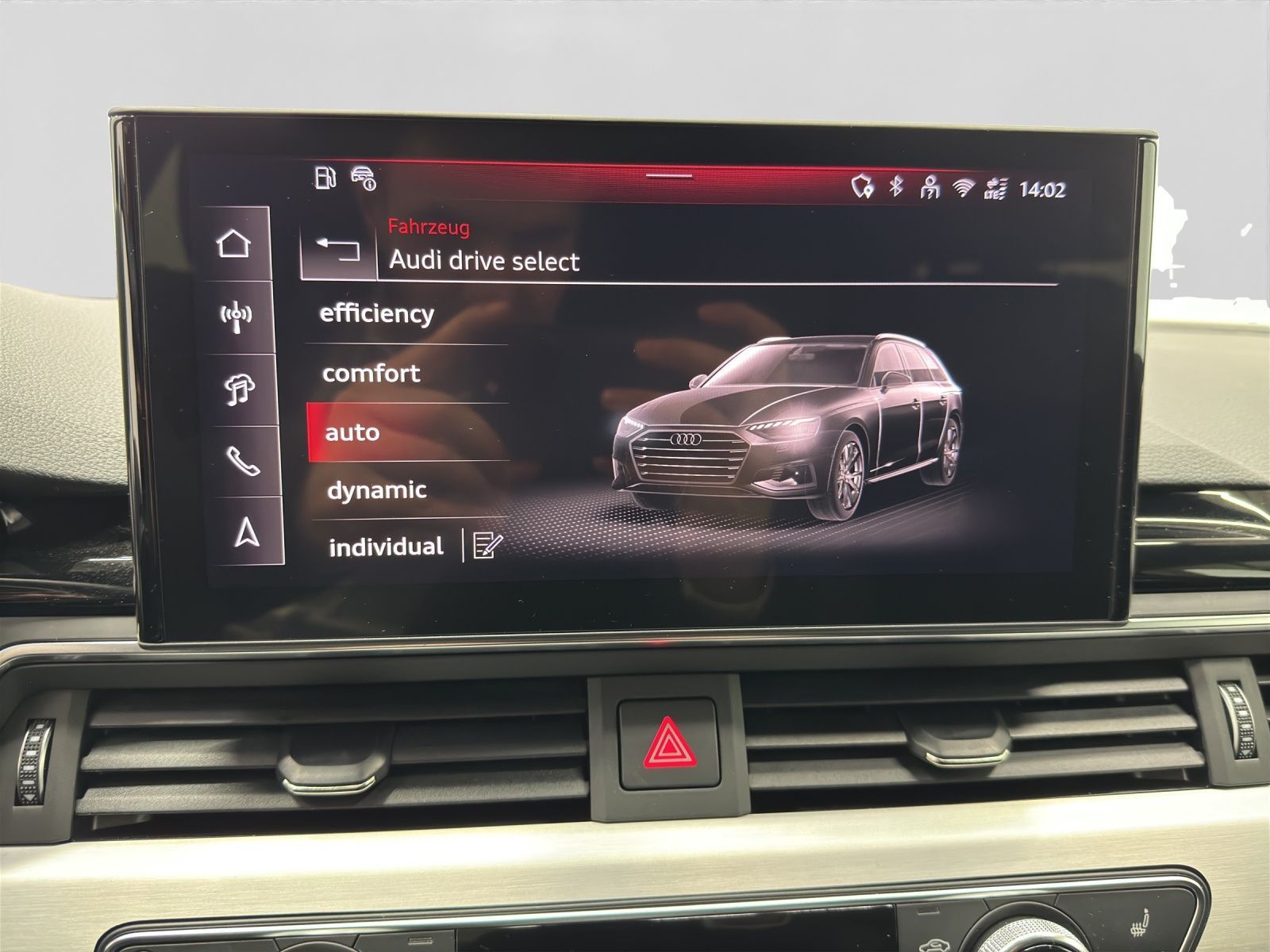 Audi A4 Avant 40 TFSI Q 2x S LINE MATRIX AHK LM19 KAM