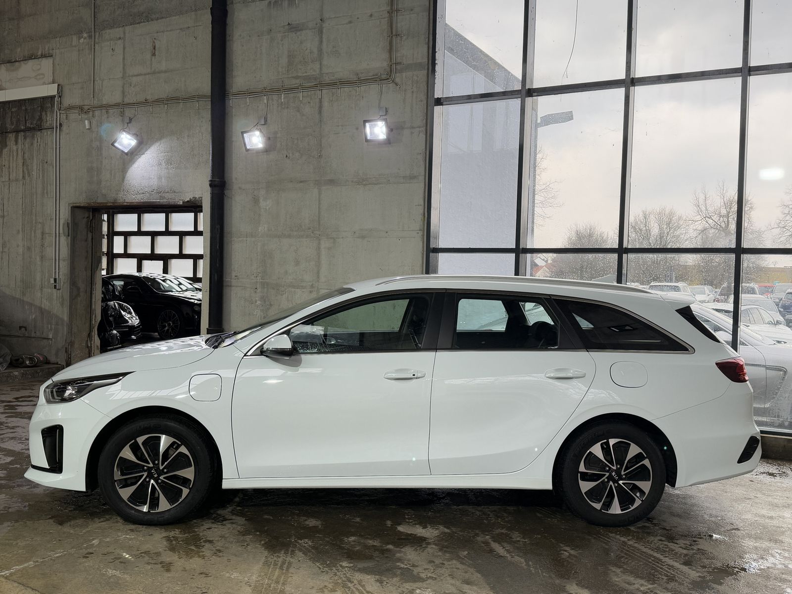 Kia Ceed Plug-in Hybrid Vision - Samsaru's Car Outlet