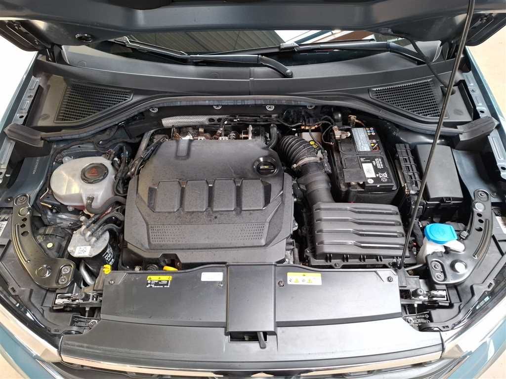 Volkswagen T-Roc Life 2.0 TDI DSG - Samsaru's Car Outlet