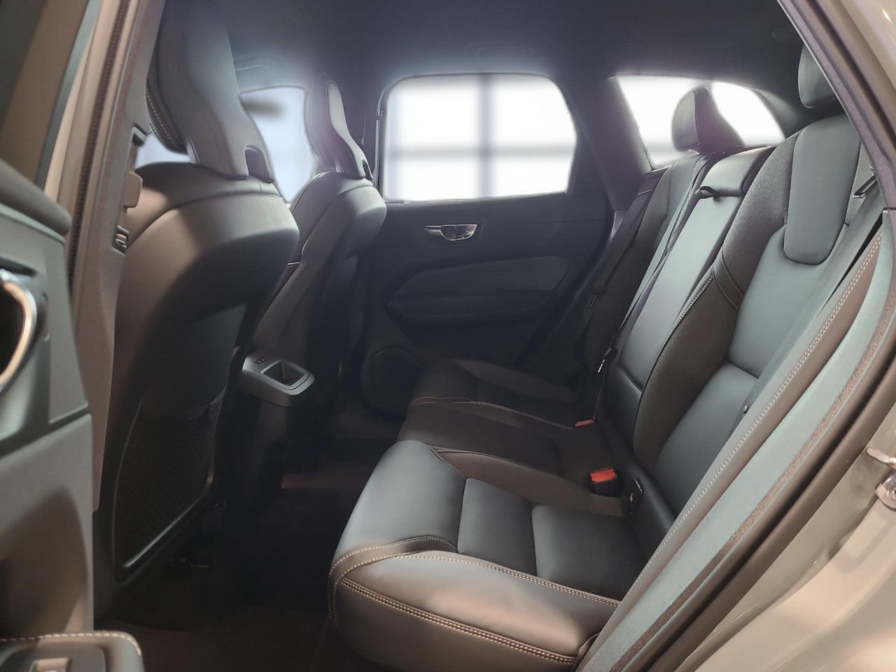 Volvo XC 60 Plus Dark AWD Bluetooth LED Klima