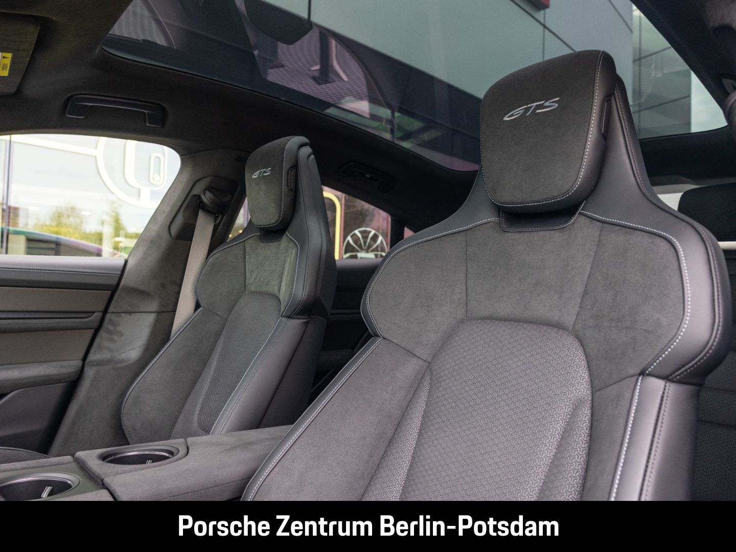 Porsche Taycan GTS Burmester HA-Lenkung Active-Ride