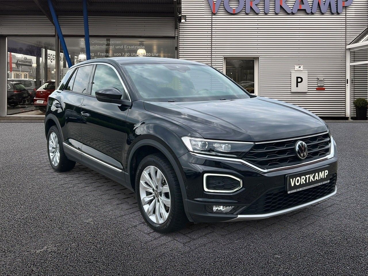 Volkswagen T-Roc Sport - Samsaru's Car Outlet