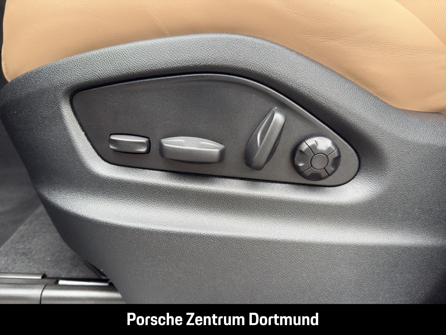 Porsche Cayenne BOSE InnoDrive Panoramadach LED-Matrix
