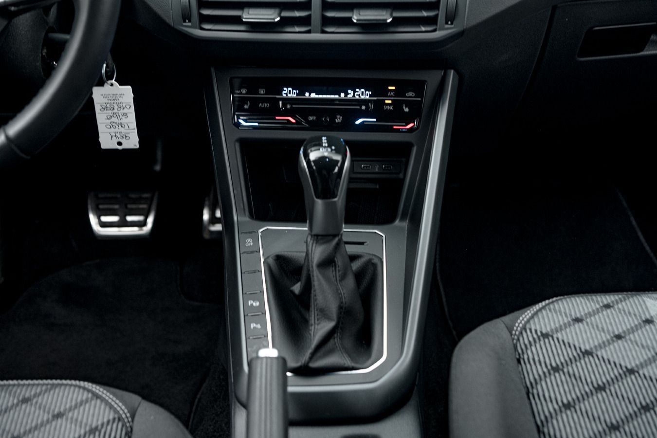 Volkswagen Taigo 1.0 TSI R-Line - Samsaru's Car Outlet