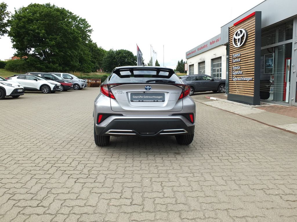 Toyota C-HR 2.0 Hybrid Team - Samsaru's Car Outlet