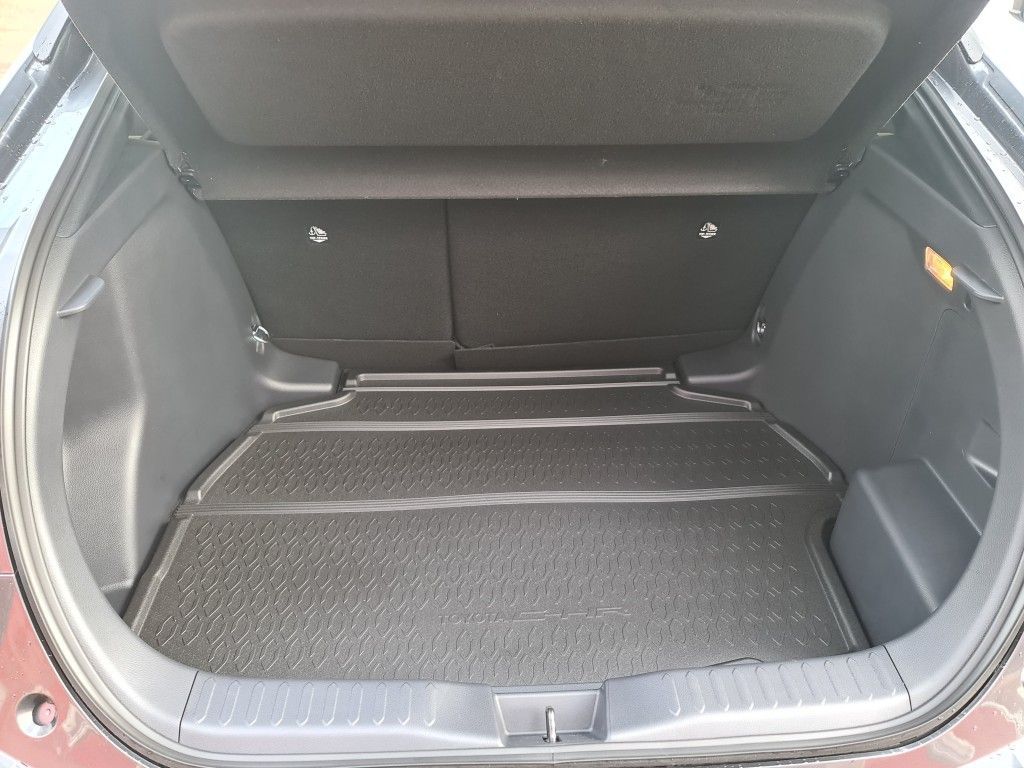 Toyota C-HR 2.0 Hybrid Team Deutschland (AX2)