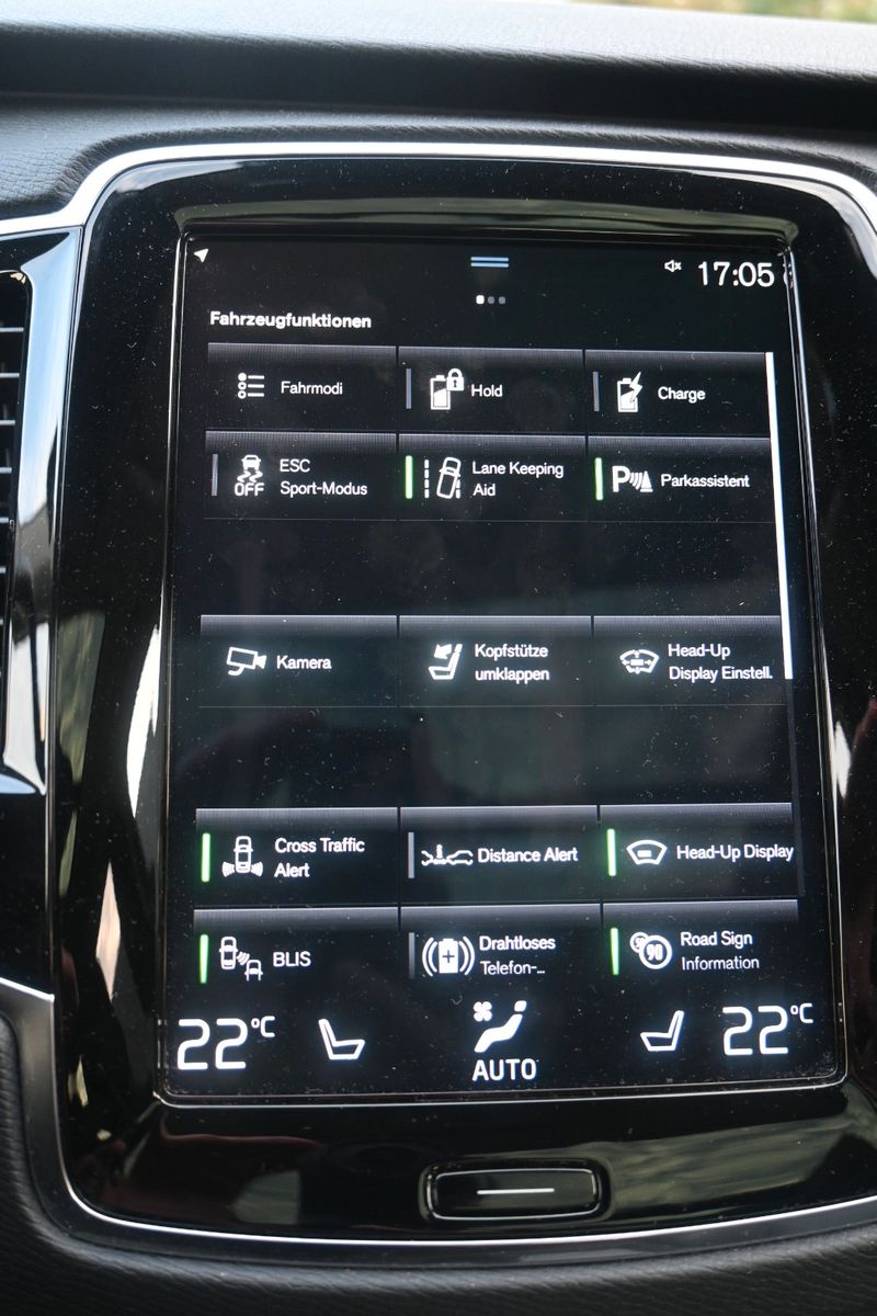 Volvo XC90 Inscription PHEV AWD - Samsaru's Car Outlet