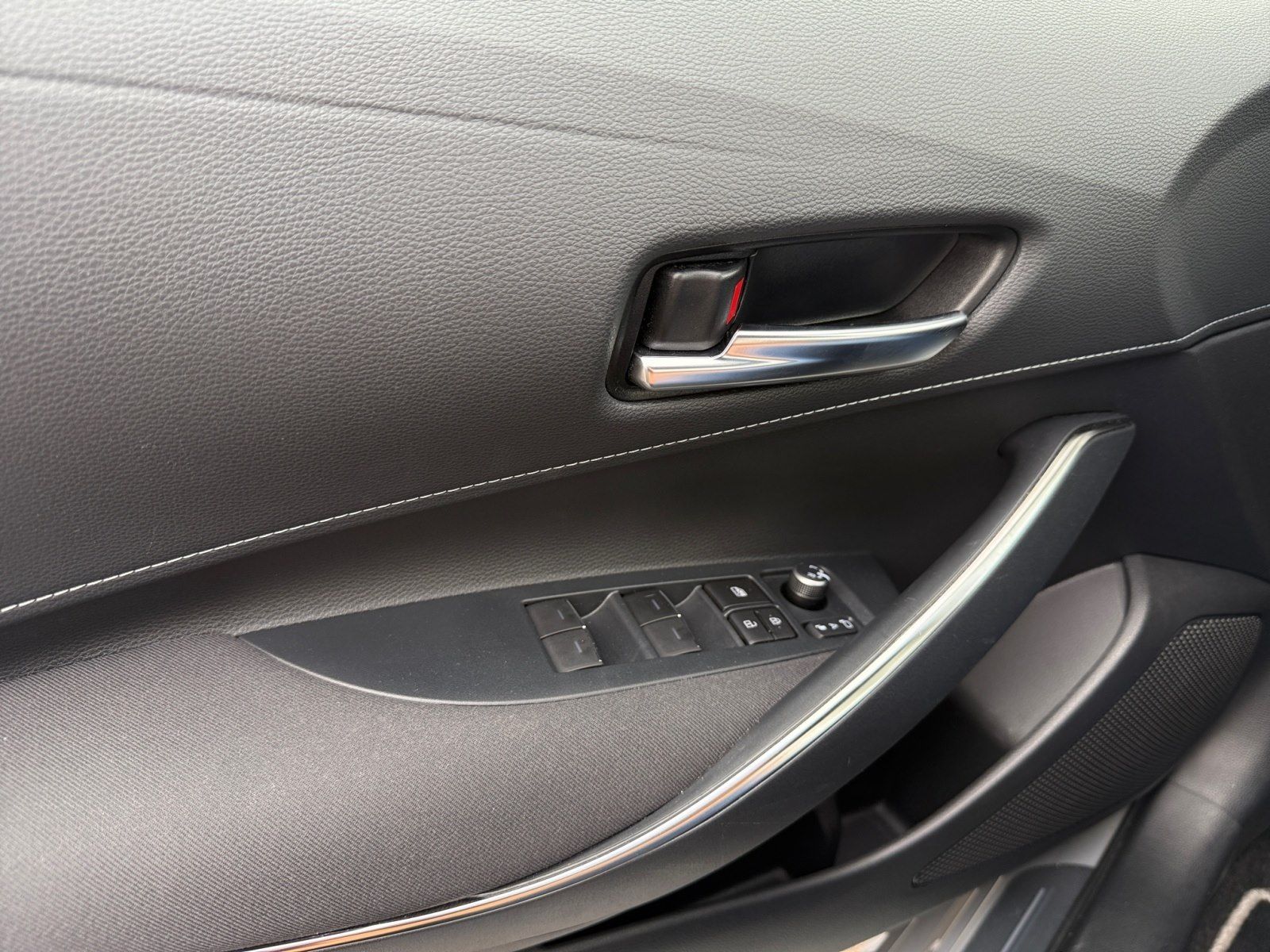 Toyota Corolla 2.0 Hybrid - Samsaru's Car Outlet
