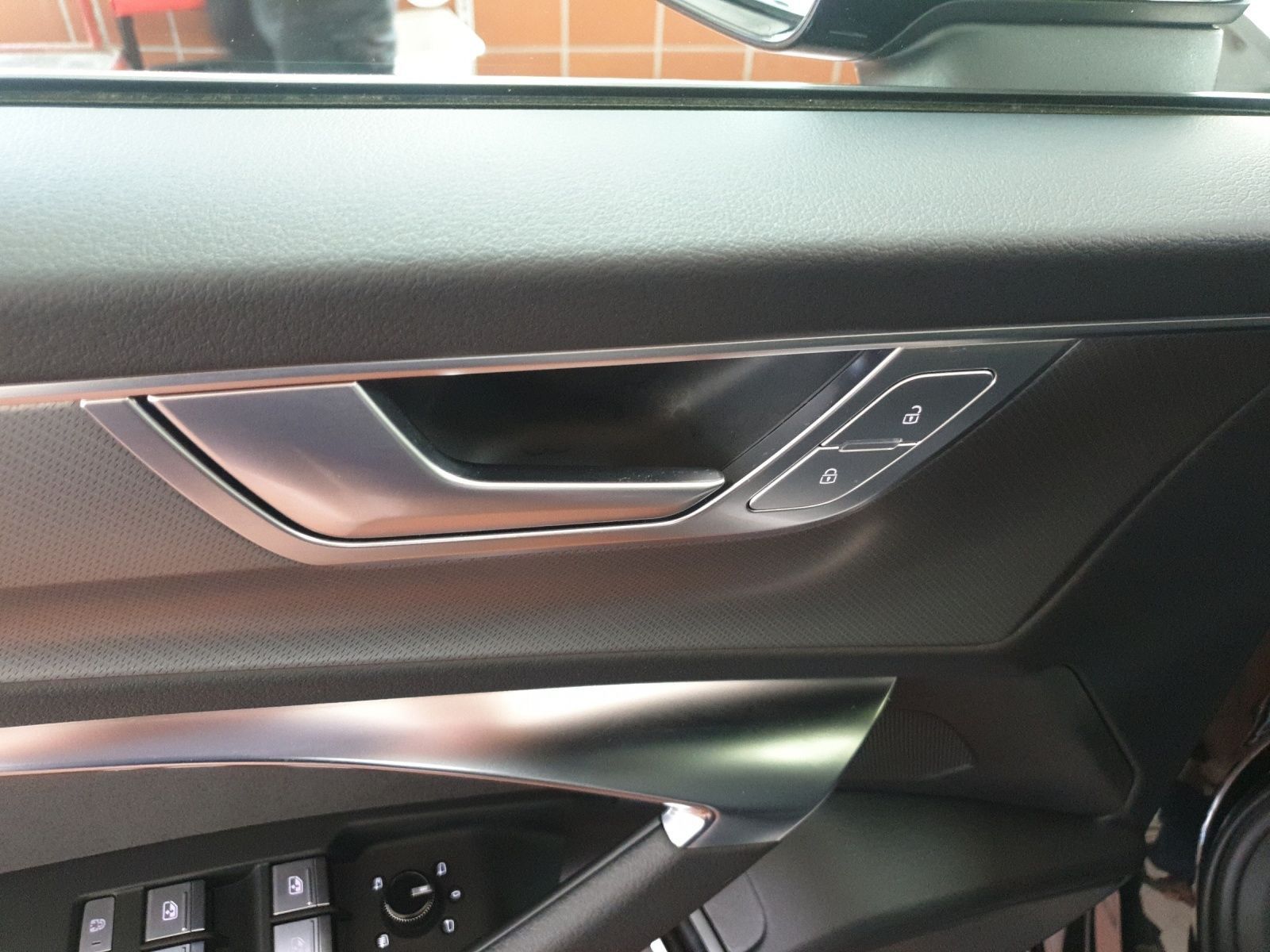 Audi A6 Avant 40 TDI S line - Samsaru's Car Outlet