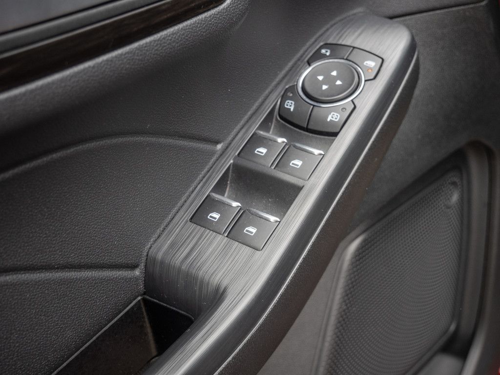 Ford KUGA VIGNALE - Samsaru's Car Outlet