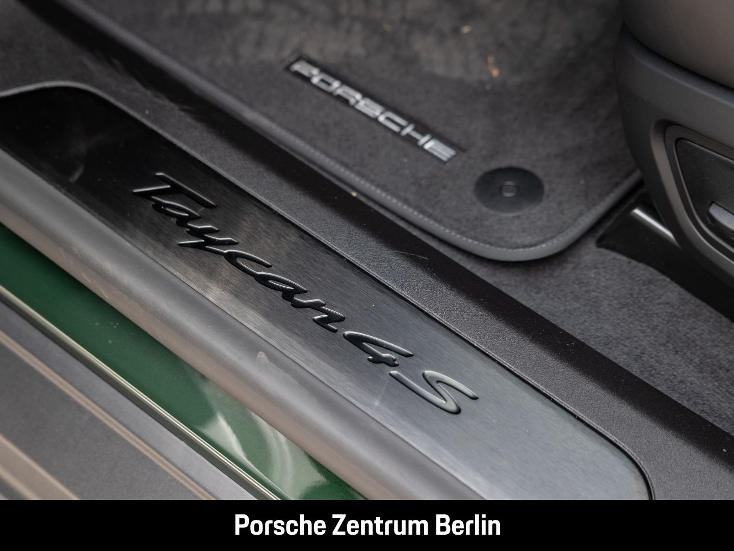 Porsche Taycan 4S Cross Turismo HD-Matrix HA-Lenkung