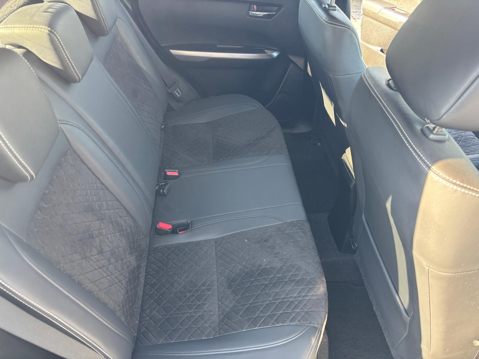 Suzuki Vitara 1.5 Hybrid Comfort+ 4x4 - Samsaru's Car Outlet