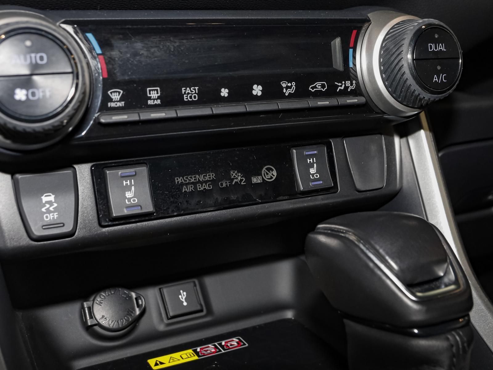Toyota RAV 4 2.5 Hybrid Style - Samsaru's Car Outlet