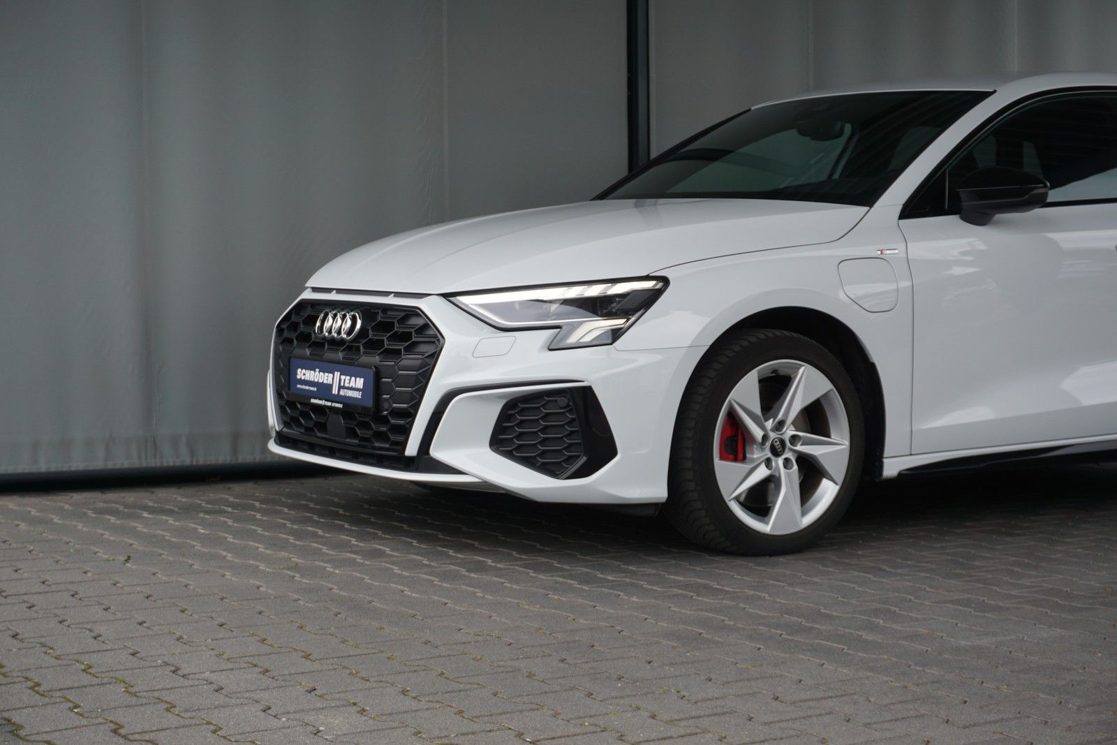 Audi A3 Sportback 45 TFSI e S line - Samsaru's Car Outlet
