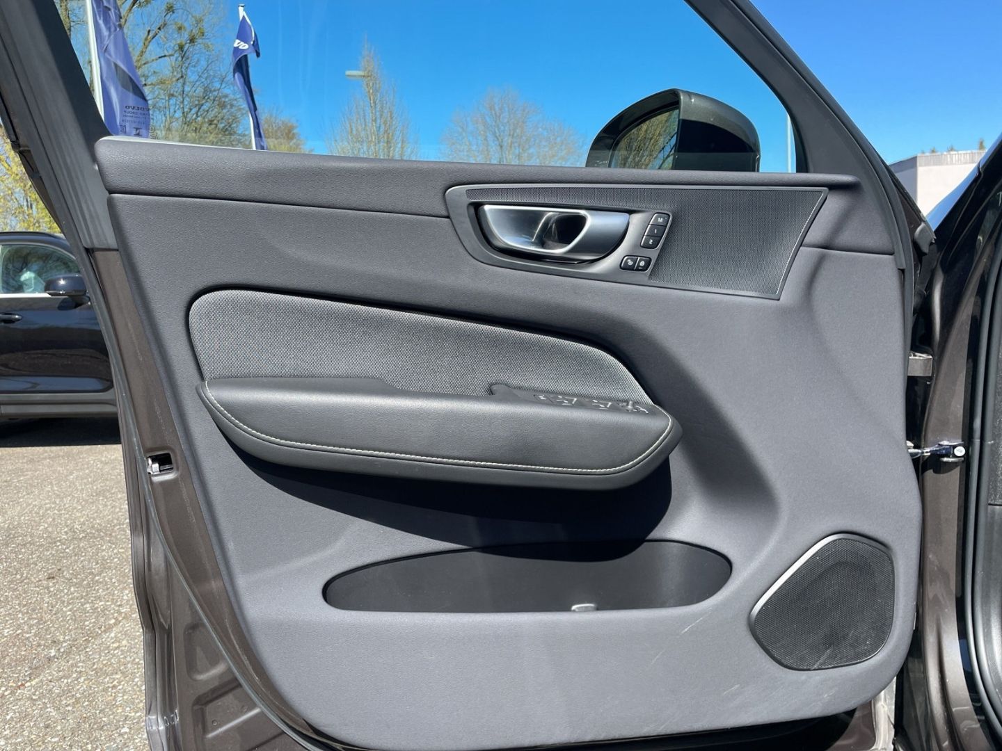 Volvo XC60 T8 Inscription Plug-In Hybrid  StandHZG AHK