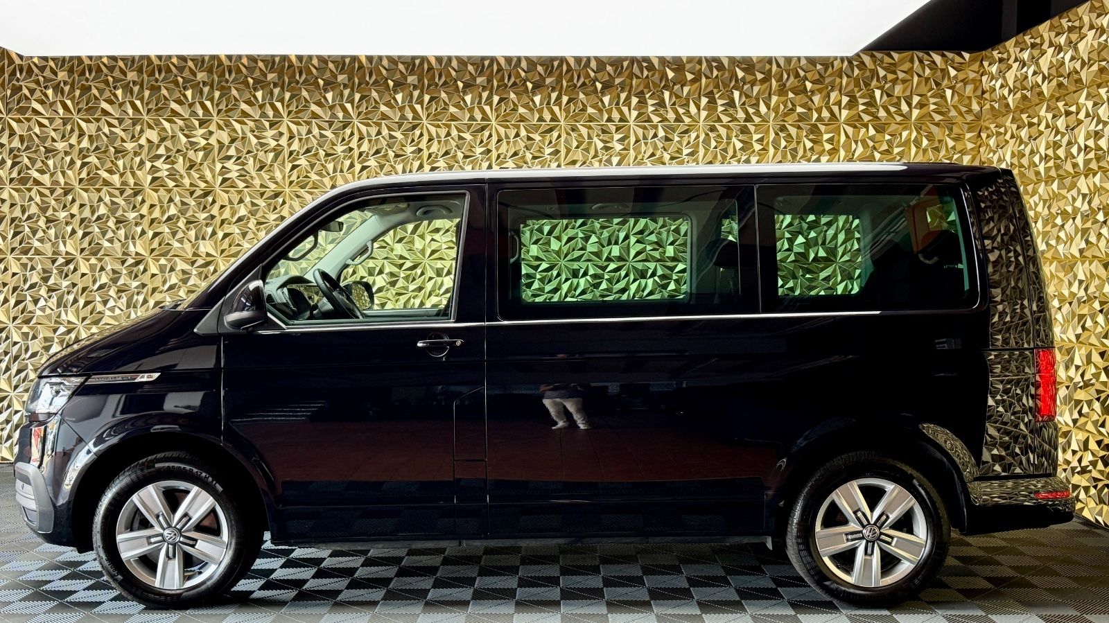 Volkswagen T6.1 Multivan Comfort - Samsaru's Car Outlet