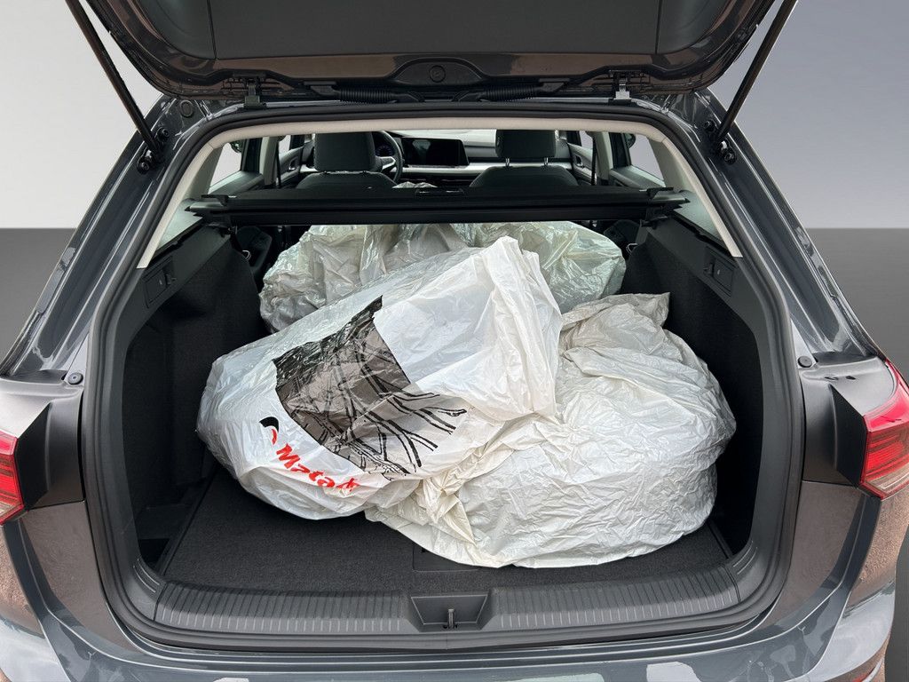 Volkswagen Golf VIII Variant Life - Samsaru's Car Outlet