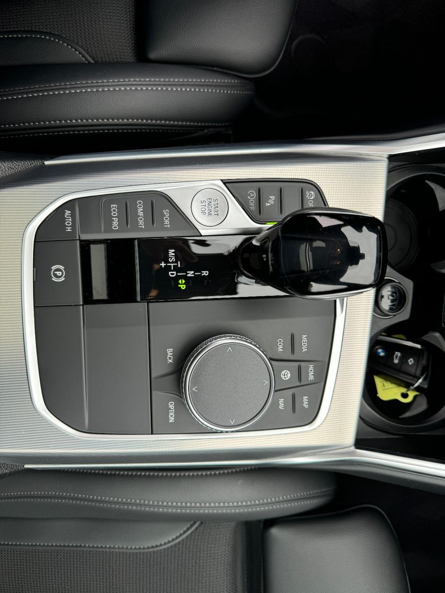 BMW 330 i xDrive Aut. - Samsaru's Car Outlet
