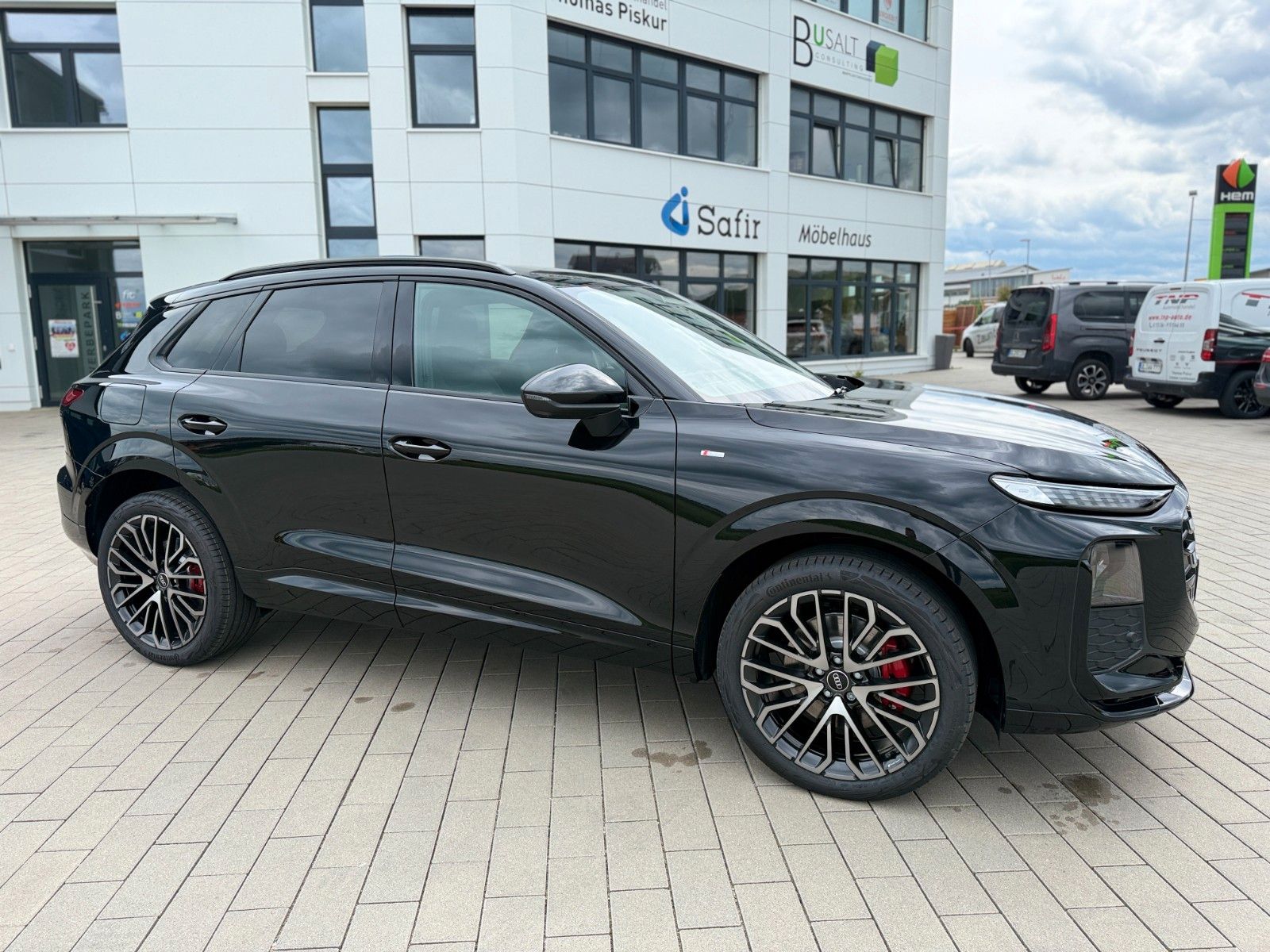 Audi Q3 TFSI S-line S tronic+AHK+PANO+SONOS+